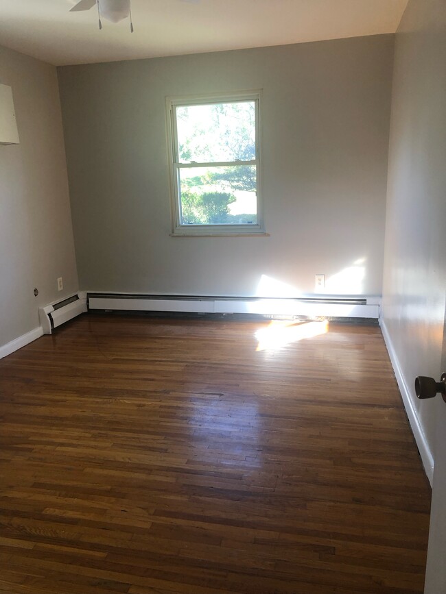 Bedroom - 2828 Lafeuille Ave