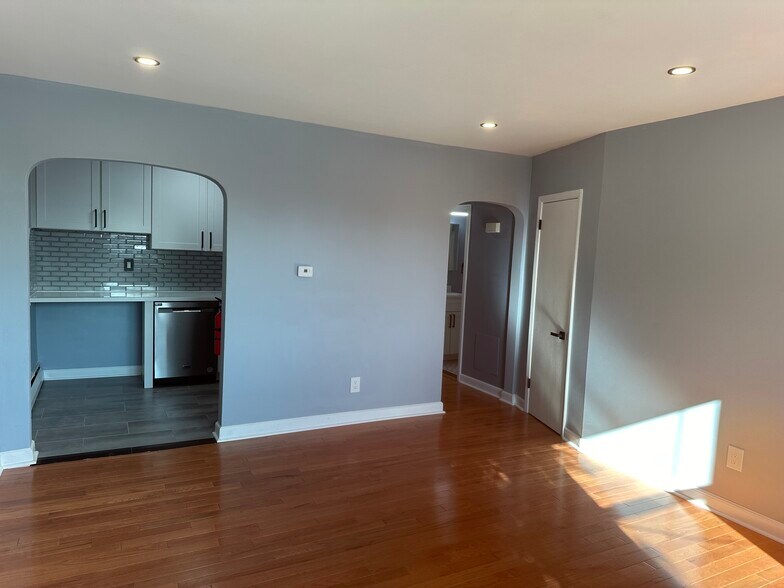 2nd view of LR towards kitchen straight thru design - 153 Burmont Rd