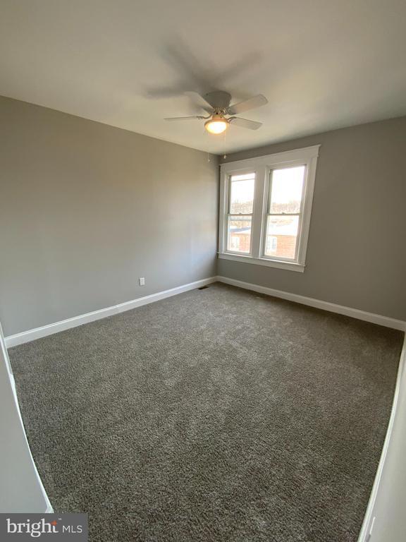 Building Photo - 18 S Tremont Rd