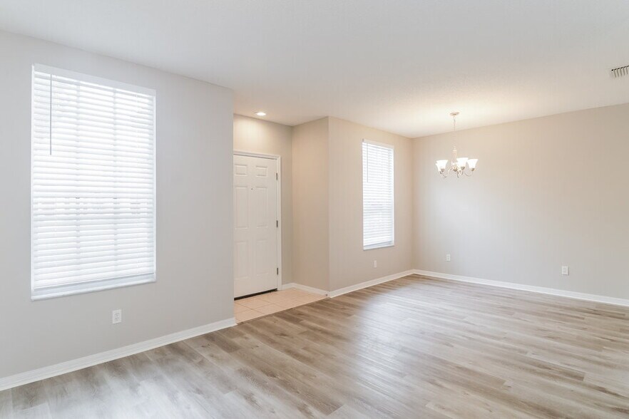 Building Photo - 30138 Wellesley Way