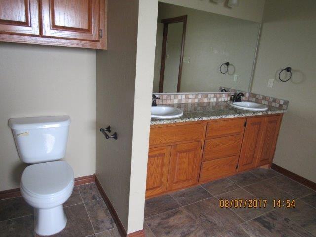 Building Photo - Fantastic home located in Dove Creek Addit...