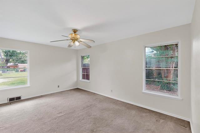 Building Photo - 2612 Ashley Dr