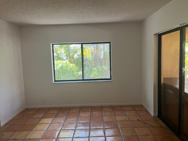 Building Photo - 1815 S Olive Ave