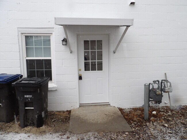 Building Photo - 307 Henry St