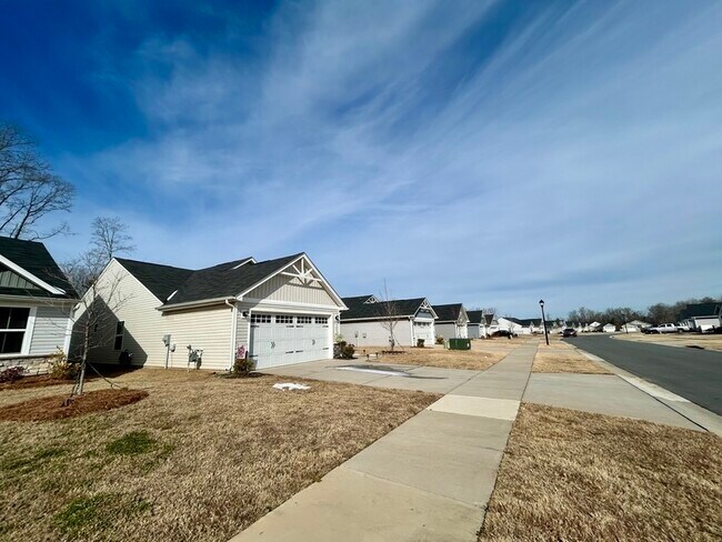 Building Photo - 5427 Hughesdale Dr