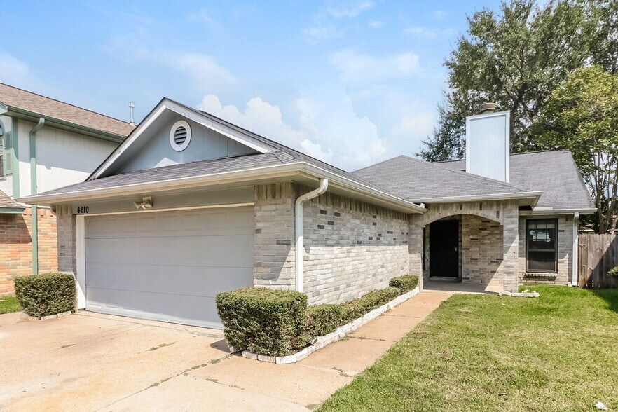 Building Photo - 4210 Hawk Meadow Dr