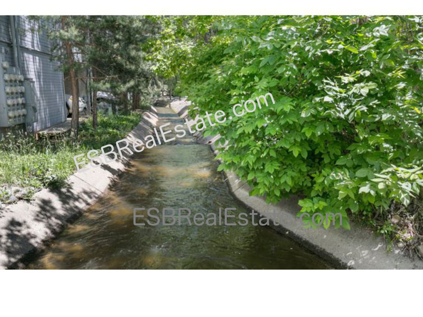 Unit is overlooking a creek - 1830 22nd St