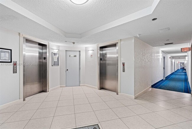 Building Photo - 1000 St Charles Pl