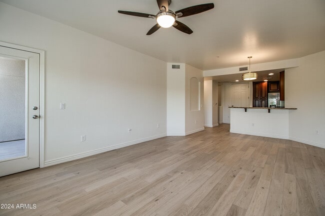 Building Photo - 5450 E Deer Valley Dr