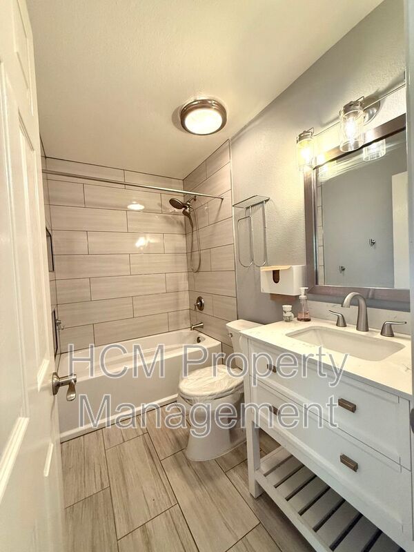 Building Photo - 20975 Eagles Glen