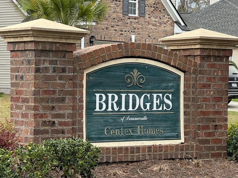 Building Photo - 102 Bill Park Dr