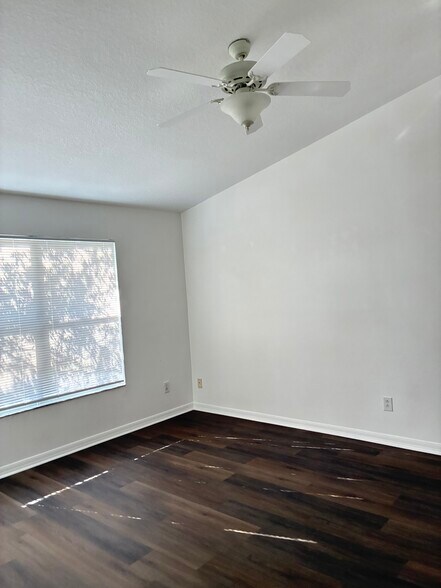 Building Photo - 1243 Charlesworth Dr