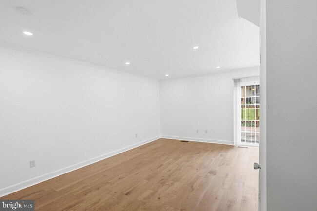 Building Photo - 3820 Rolling Way