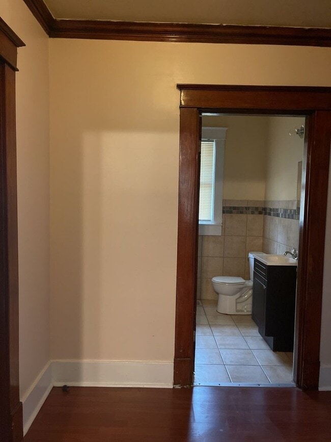 Building Photo - Spacious House in the U of M Area! Coming ...