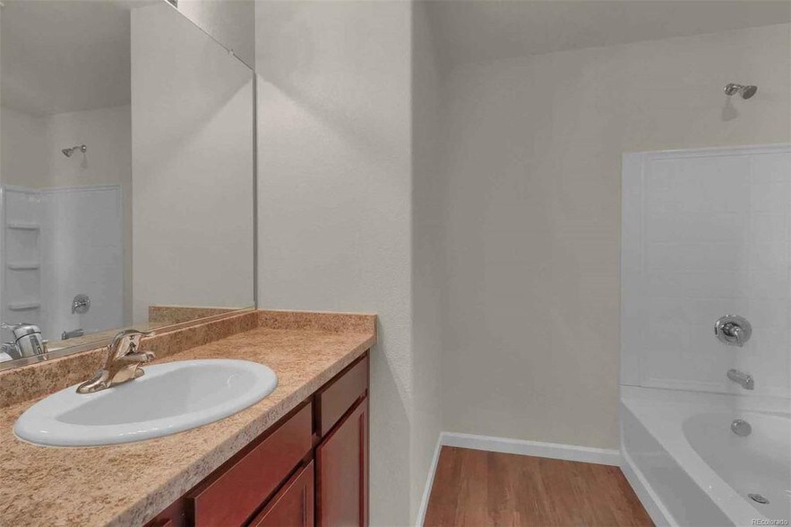 Building Photo - 1433 Kansas Ave