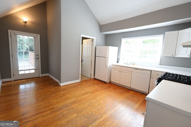 Building Photo - 771 McLendon Dr