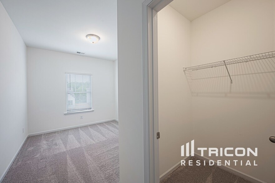 Building Photo - 135 Chapel Meadow Ln SW