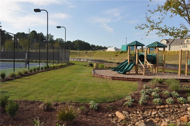 Building Photo - 1218 Foxcroft Ln