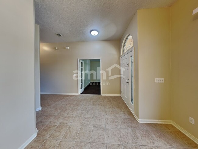 Building Photo - 633 Battlegate Ln