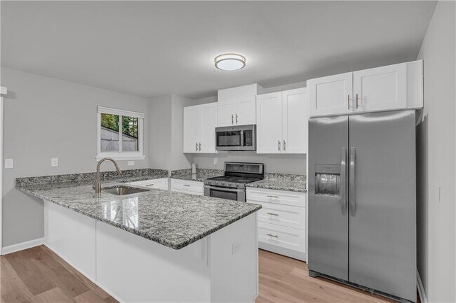 Building Photo - 3368 Lincolndale Ct