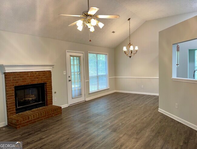 Building Photo - 99 Creek Cir