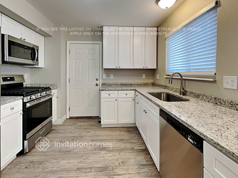 Building Photo - 1125 Hallamwood Dr