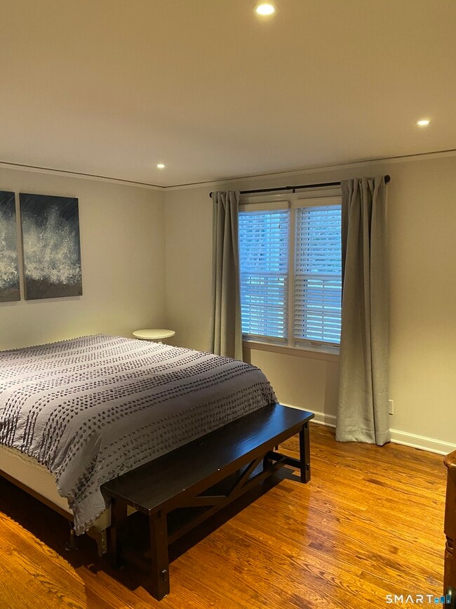 Building Photo - 276 Dunnlea Rd