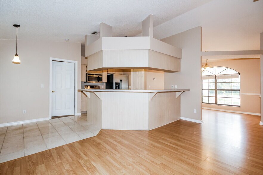 Building Photo - 23421 Cherbourg Loop