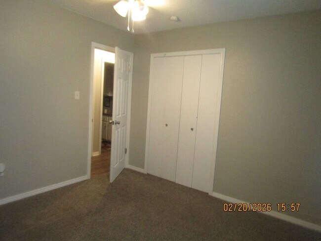 Building Photo - Great Home located close to Eisenhower Schools