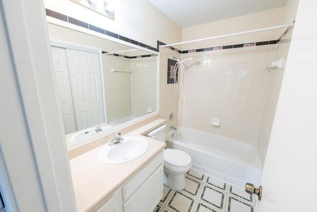 Building Photo - 11901 Swearingen Dr