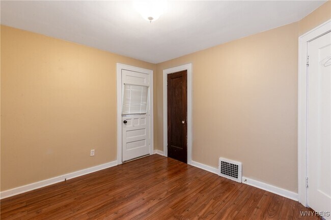 Building Photo - 189 Hamilton Dr