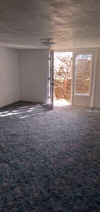 Building Photo - 2405 Sunset Dr