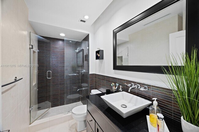 Building Photo - 5701 Collins Ave