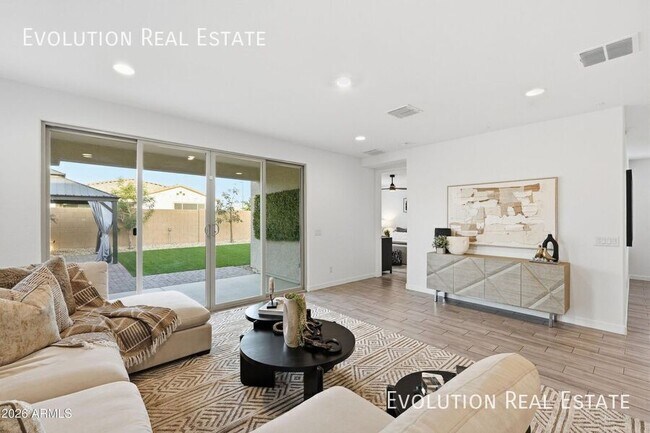 Building Photo - 6627 S Abbey Ln
