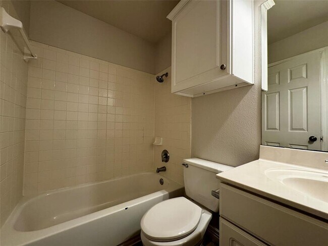 Building Photo - 16920 Brayton Park Dr