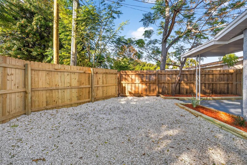 Building Photo - 10933 Premier Ave