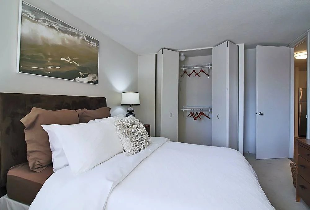 Building Photo - 1184 N Dearborn St