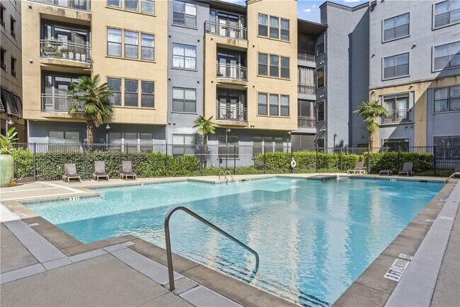 Building Photo - 401 16th St NW