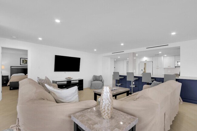 Building Photo - 5380 N Ocean Dr