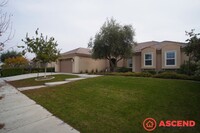 Building Photo - Glamourous Home in Gated Community!