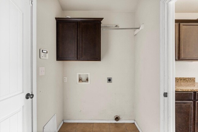 Building Photo - 3212 Oriental Ave