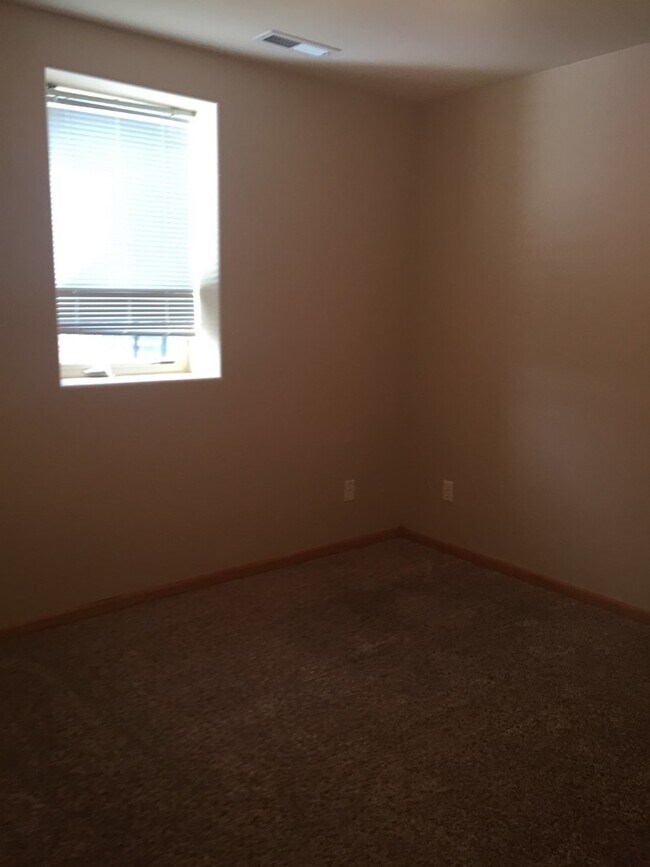 Building Photo - 642 Antelope Cir
