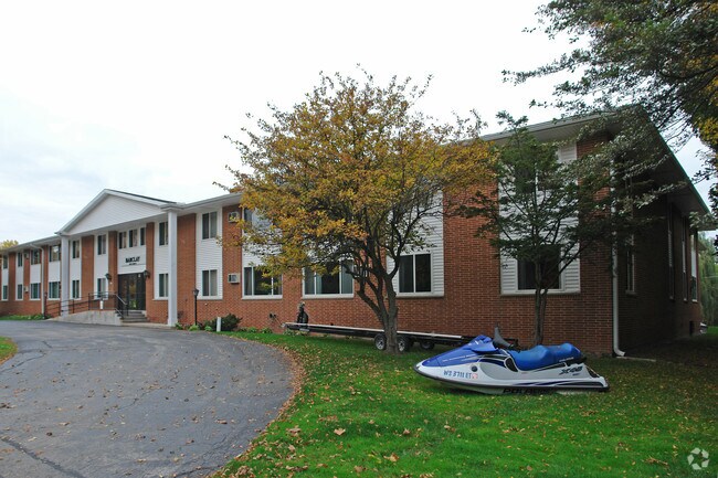 Building Photo - Barclay