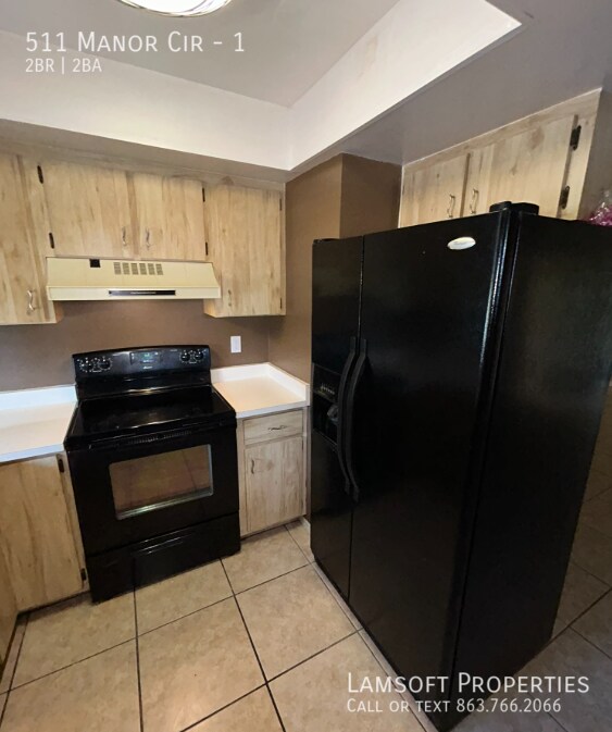 Building Photo - 511 Manor Cir