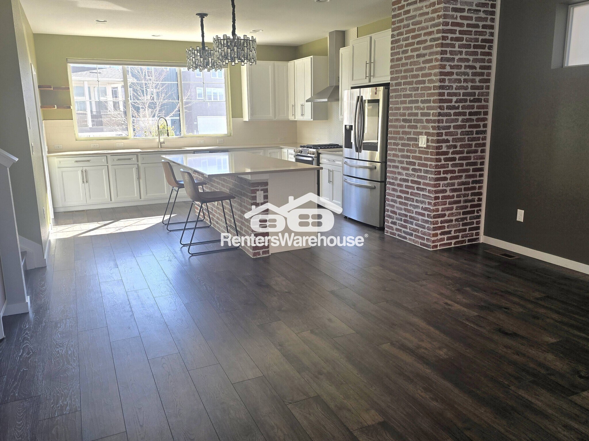 Building Photo - 9065 Southurst St