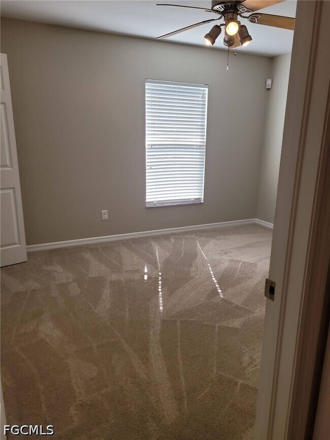 Building Photo - 1702 NE 33rd St