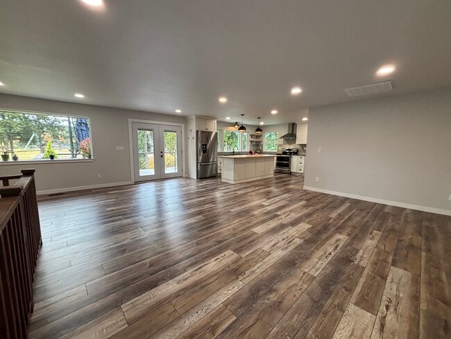 Building Photo - 8582 Long Lake Rd SE