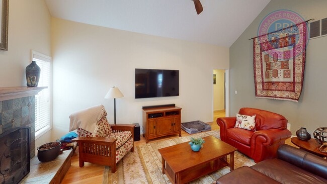 Building Photo - Gorgeous Single Level Home in Sought After...
