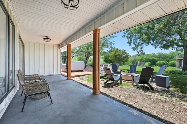 Building Photo - 2368 County Road 852-SI ID1055509P