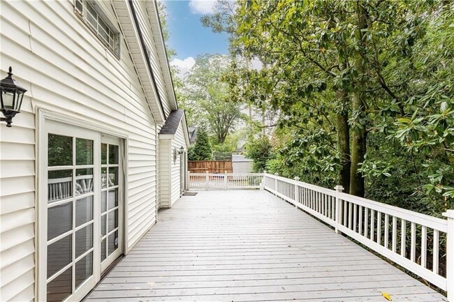 Building Photo - 1311 Roxboro Dr NE